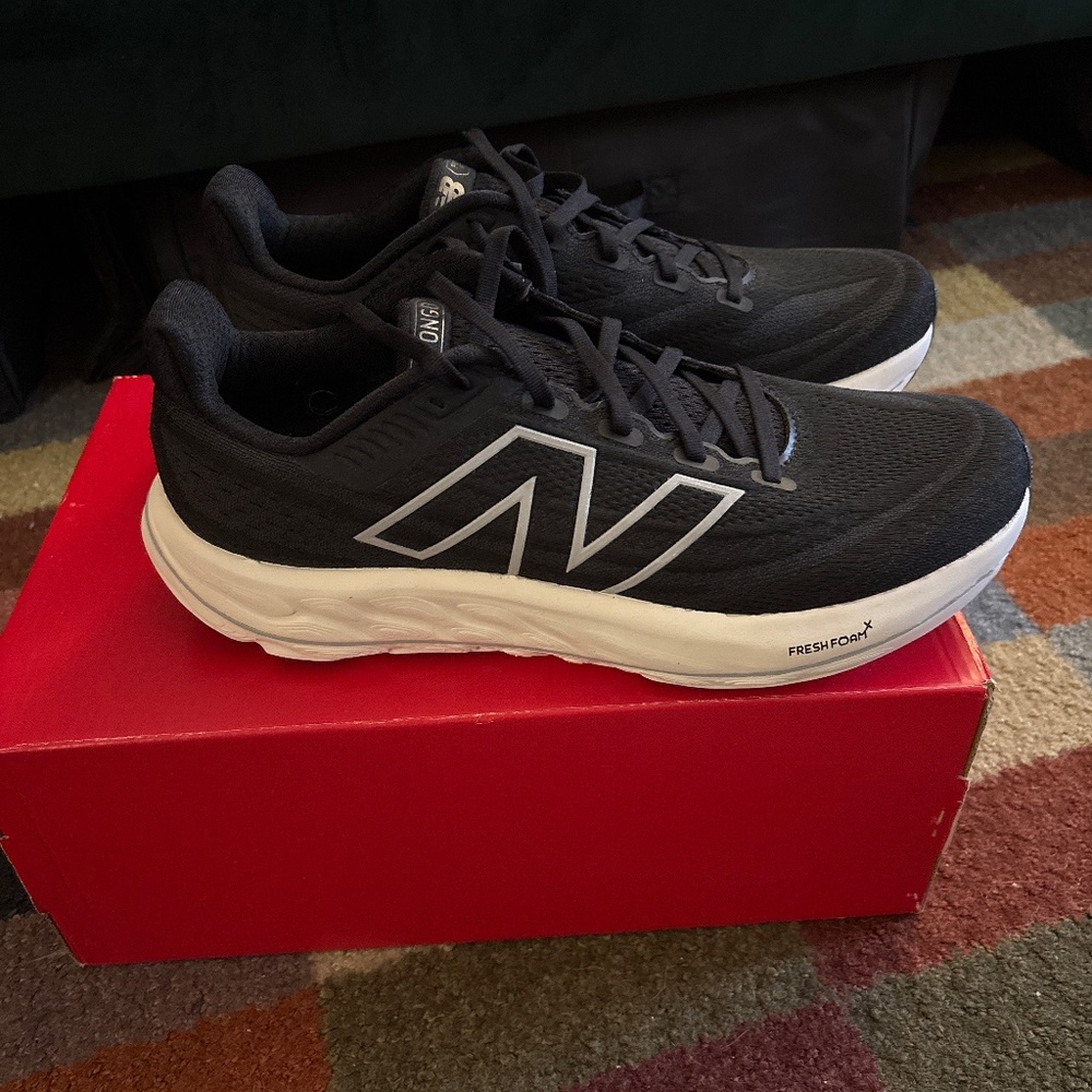 New Balance Fresh Foam X Vongo V6 *NEW WITH BOX*